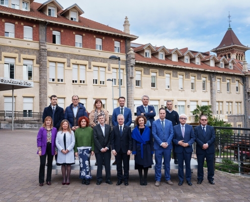 Foto-de-familia-del-centenario-del-Hospital-San-Juan-de-Dios-de-Santurtzi