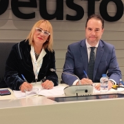 Agurtzane-Ortiz-y-Vicente-Fernandez-Zurita-en-la-firma-del-convenio